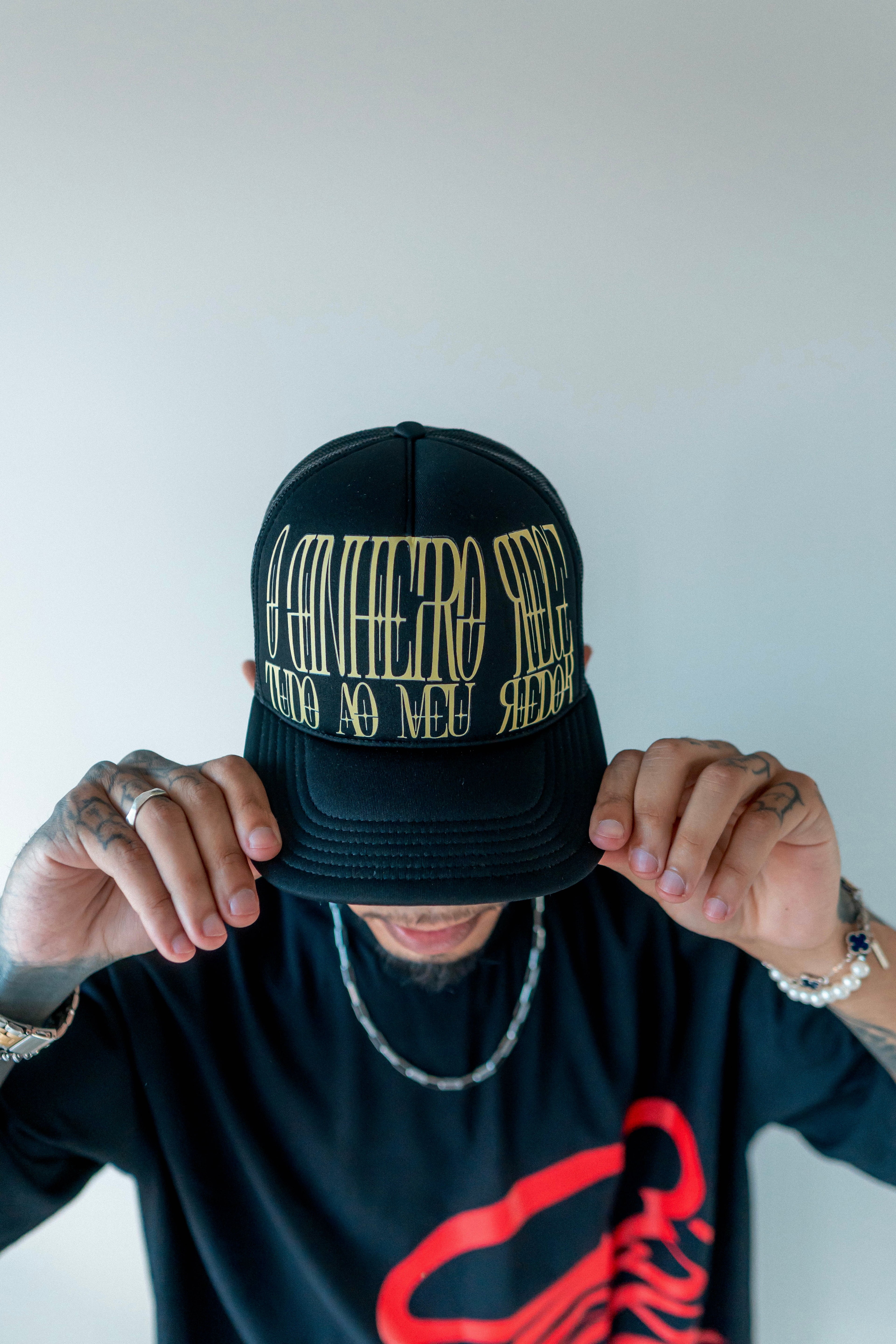 BLACK TRUCKER