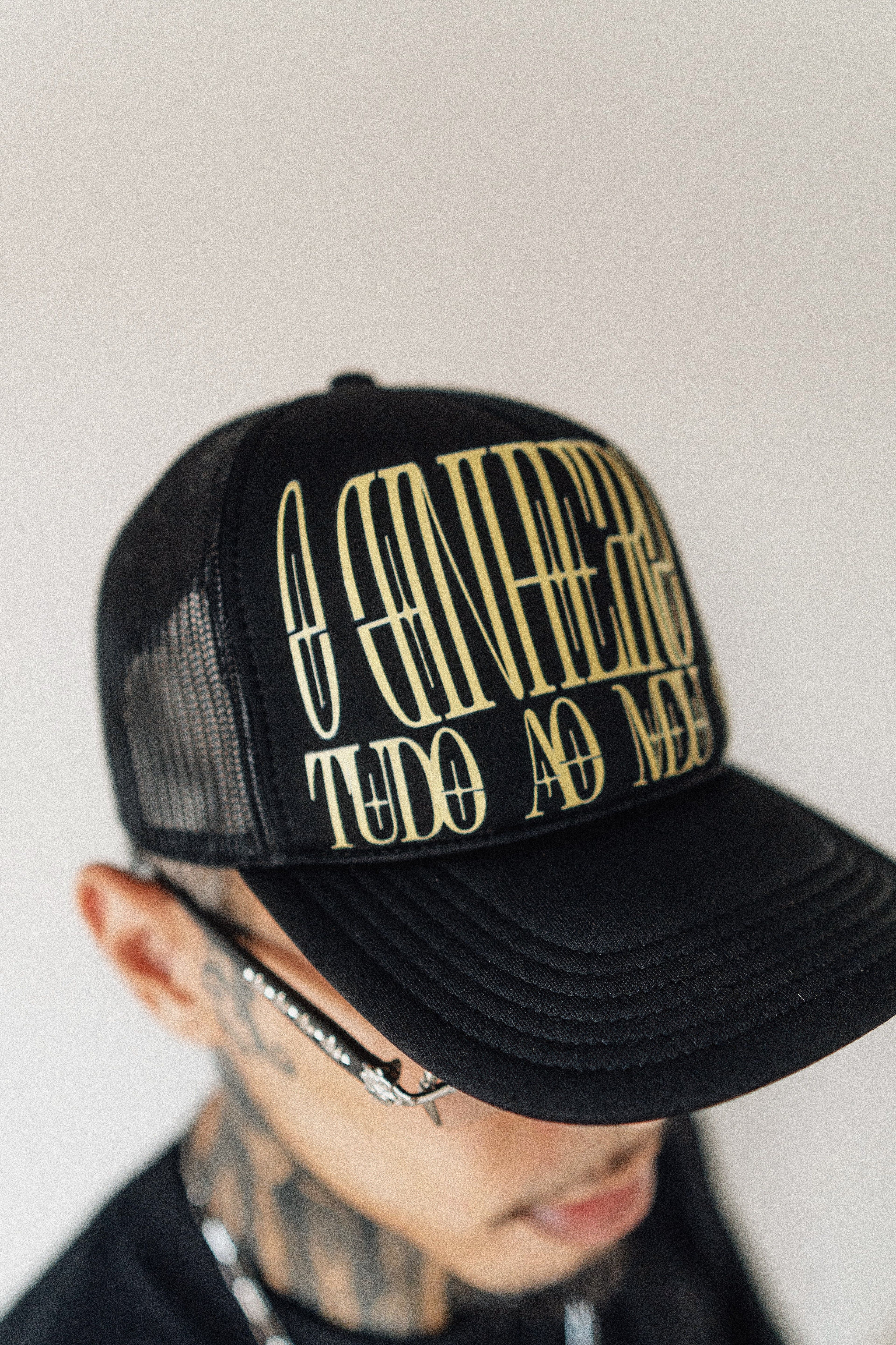 BLACK TRUCKER